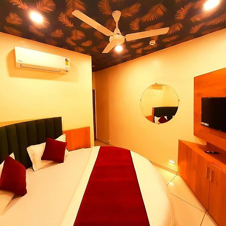 Hotel Suncity อาเมดาบัด ภายนอก รูปภาพ