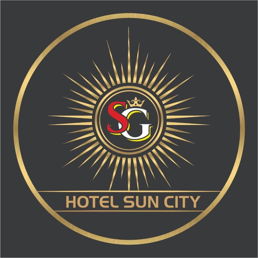Hotel Suncity อาเมดาบัด ภายนอก รูปภาพ